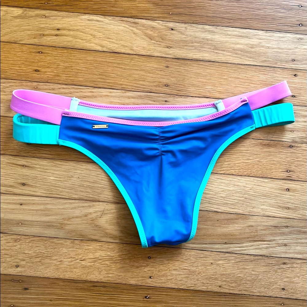 Victoria Secret Bakini Bottoms M